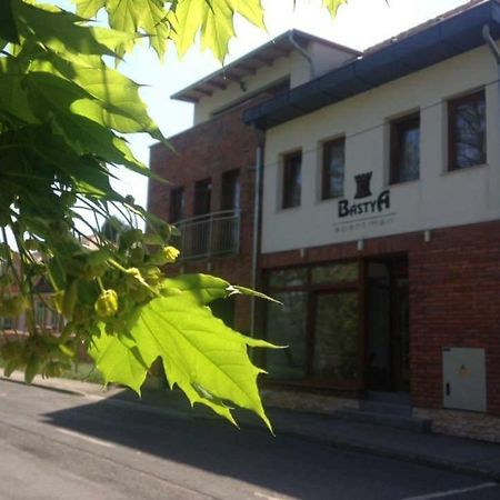 Bastya Apartmanhaz Sárvár Exterior foto