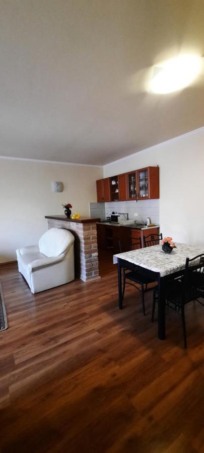 Bastya Apartmanhaz Sárvár Exterior foto